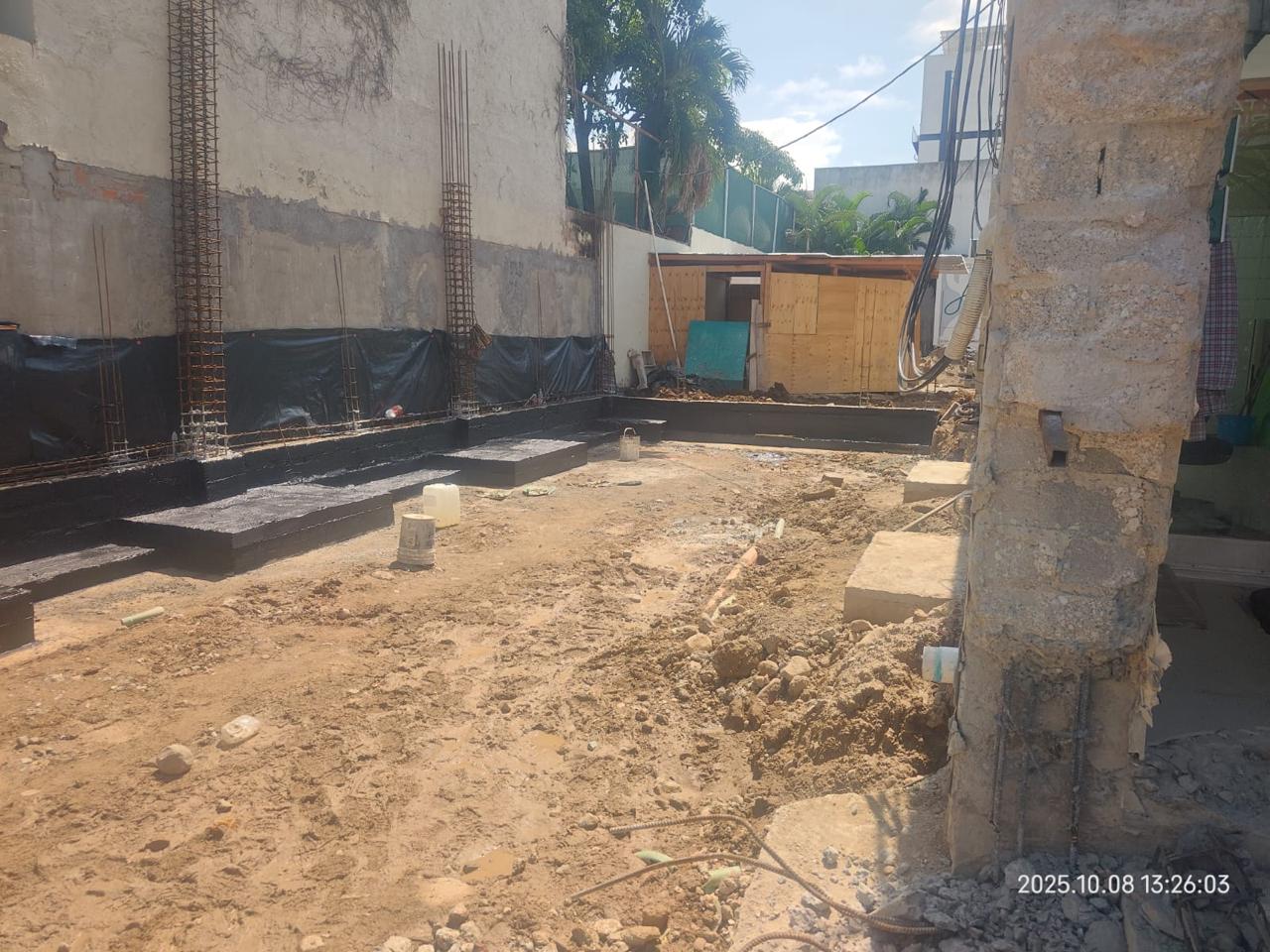 Cimentación impermeabilizada con armado de castillos